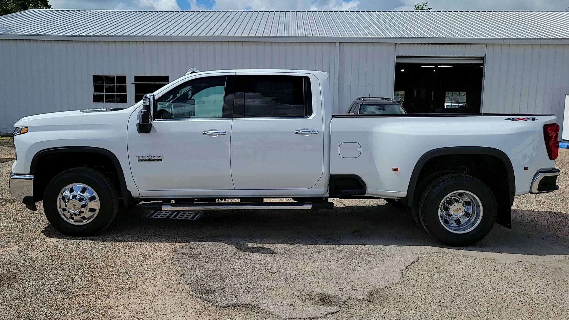 2025 Chevrolet Silverado 3500HD LTZ photo 28