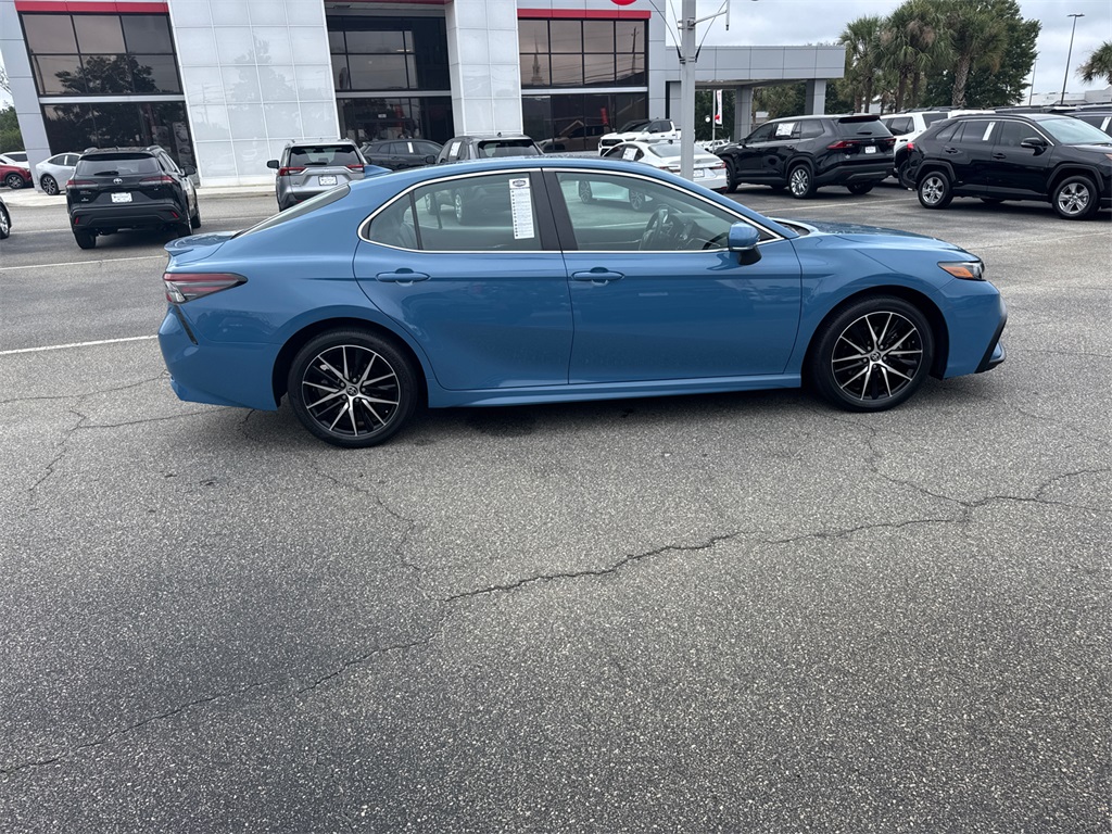 2023 Toyota Camry SE photo 2
