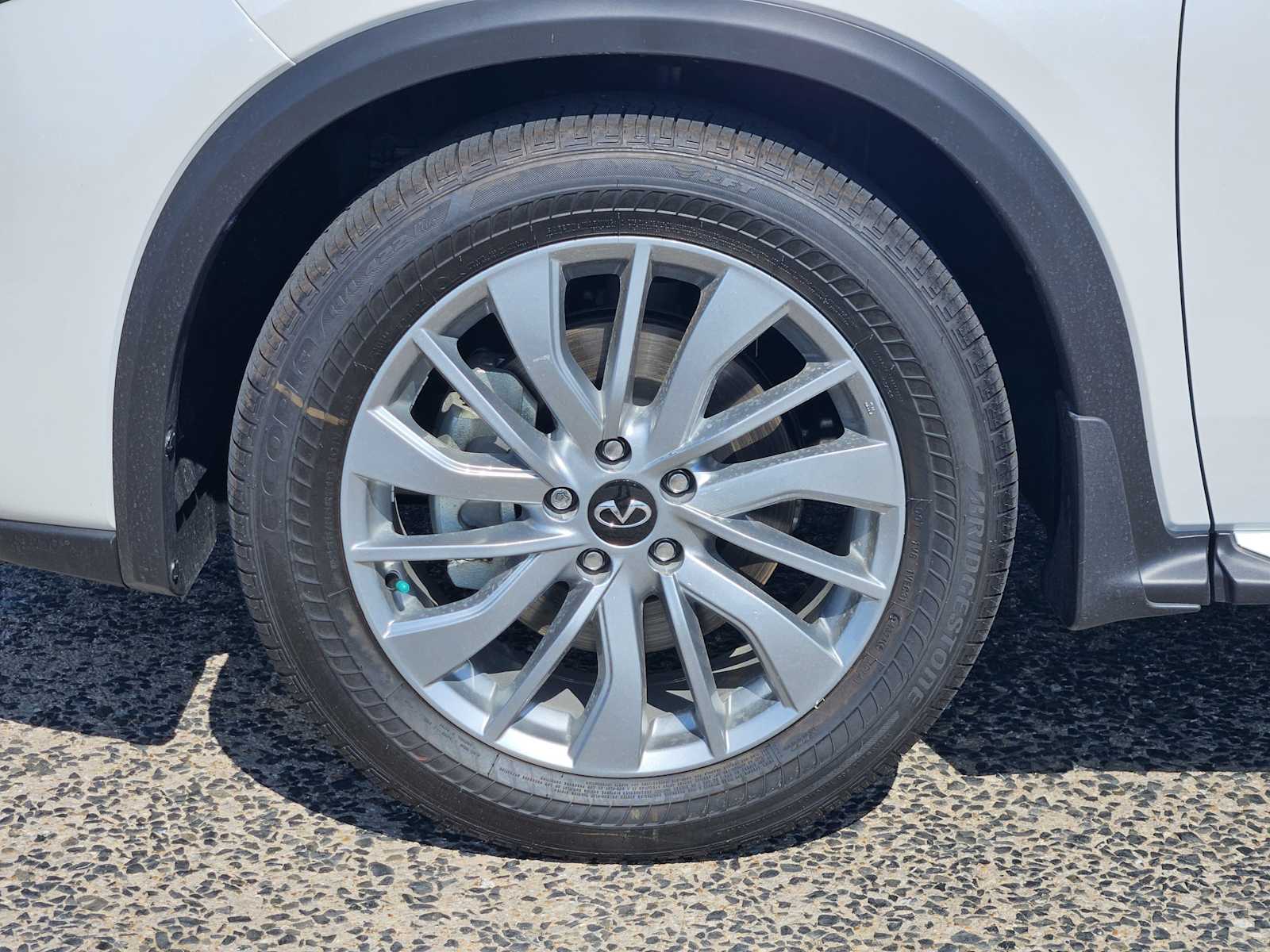 2025 Infiniti QX50 Luxe AWD photo 7