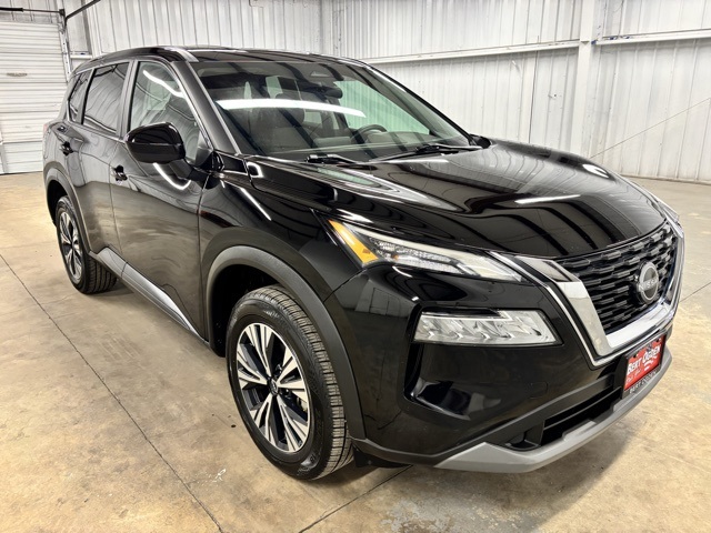 2023 Nissan Rogue SV's photo