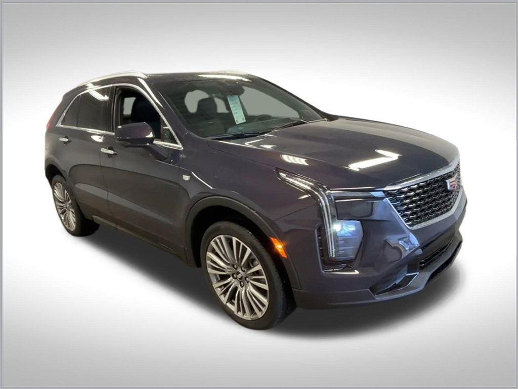 2025 Cadillac XT4 Premium Luxury photo 2