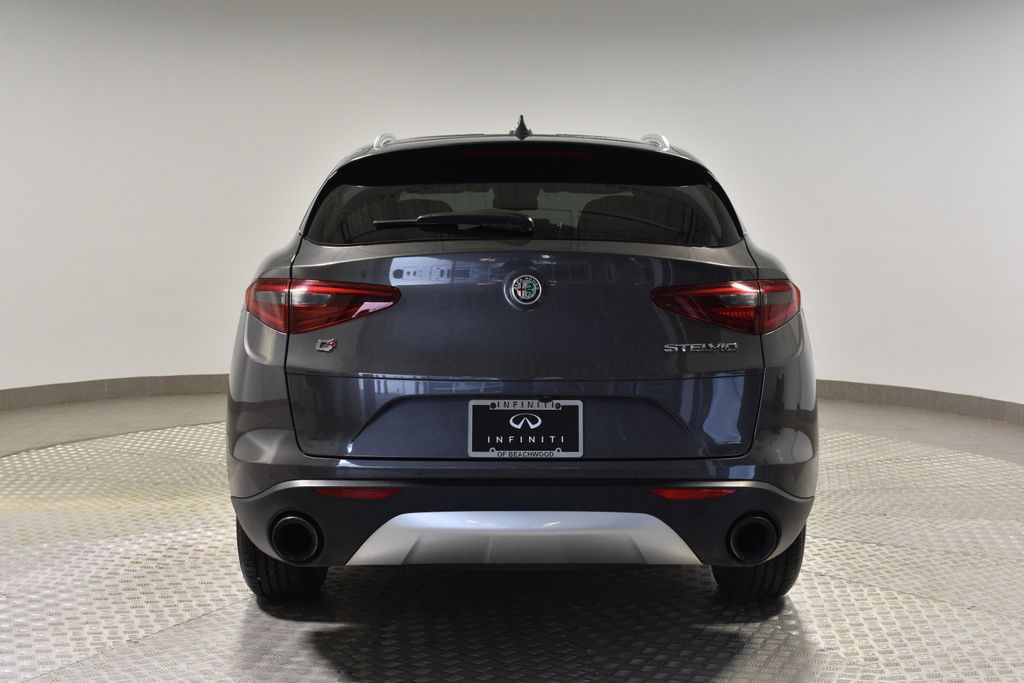 2020 Alfa Romeo Stelvio Base photo 3