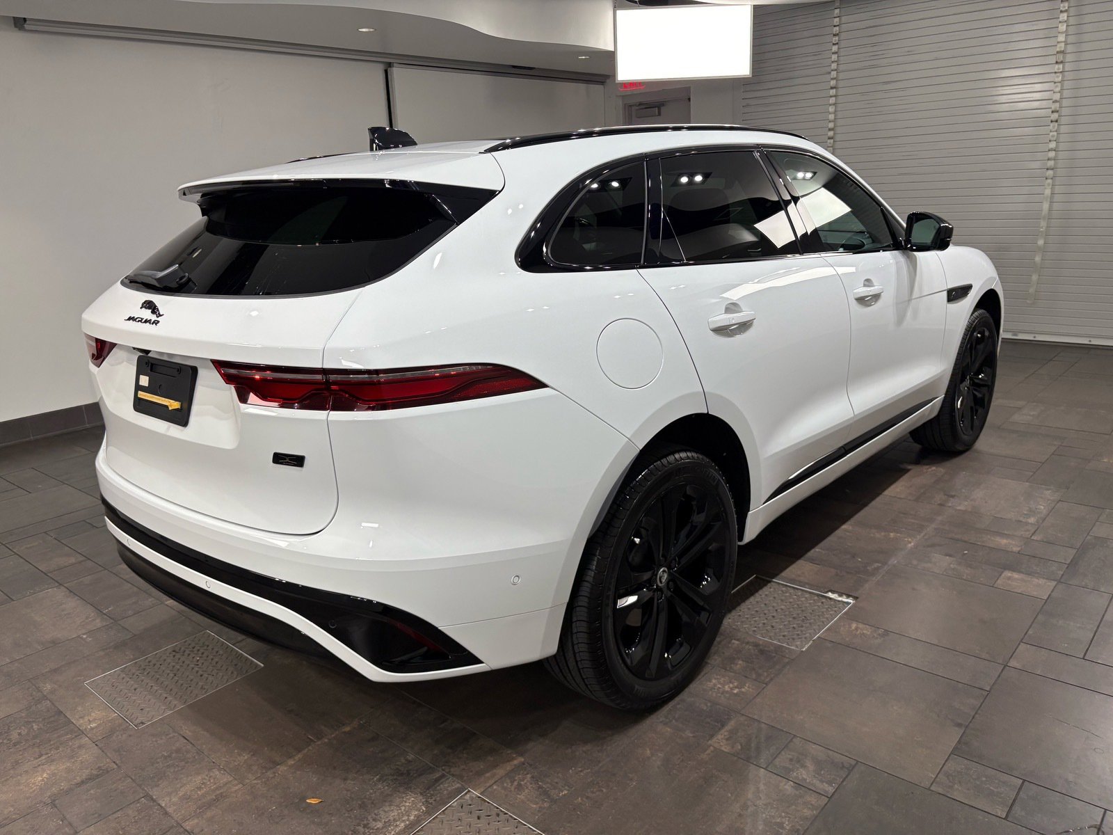 2026 Jaguar F-PACE R-Dynamic S P250 photo 25