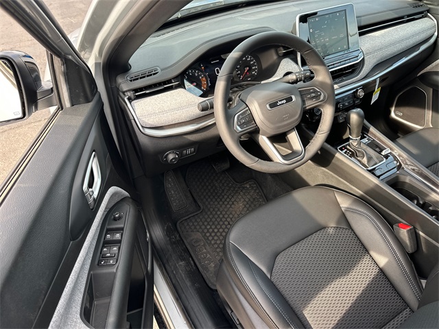 2025 Jeep Compass Latitude photo 24