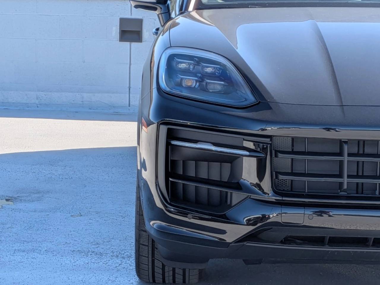 2025 Porsche Cayenne E-Hybrid photo 12