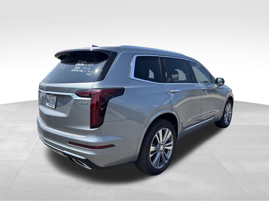 2025 Cadillac XT6 Premium Luxury photo 3
