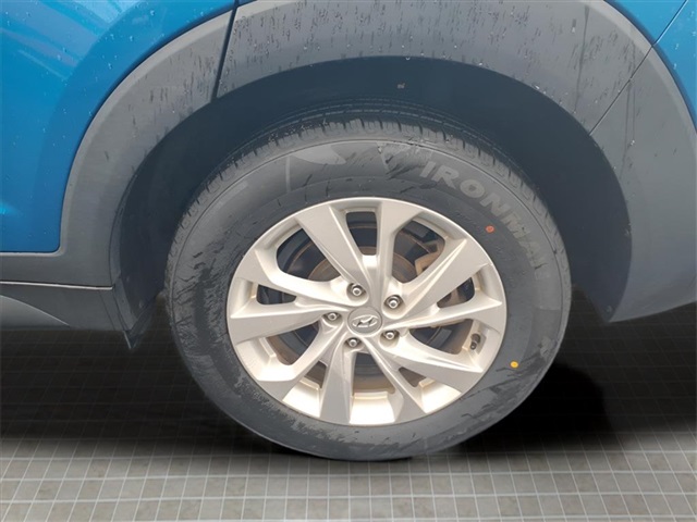 2020 Hyundai Tucson SE photo 2