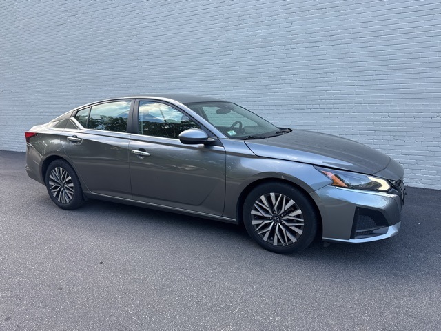 2023 Nissan Altima 2.5 SV photo 2