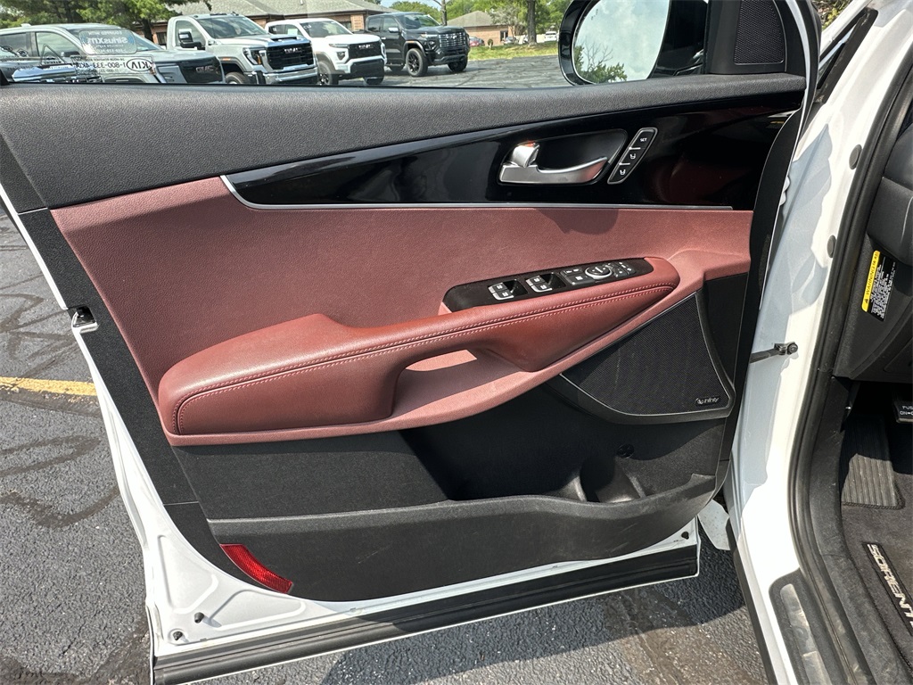 2017 Kia Sorento SX photo 16