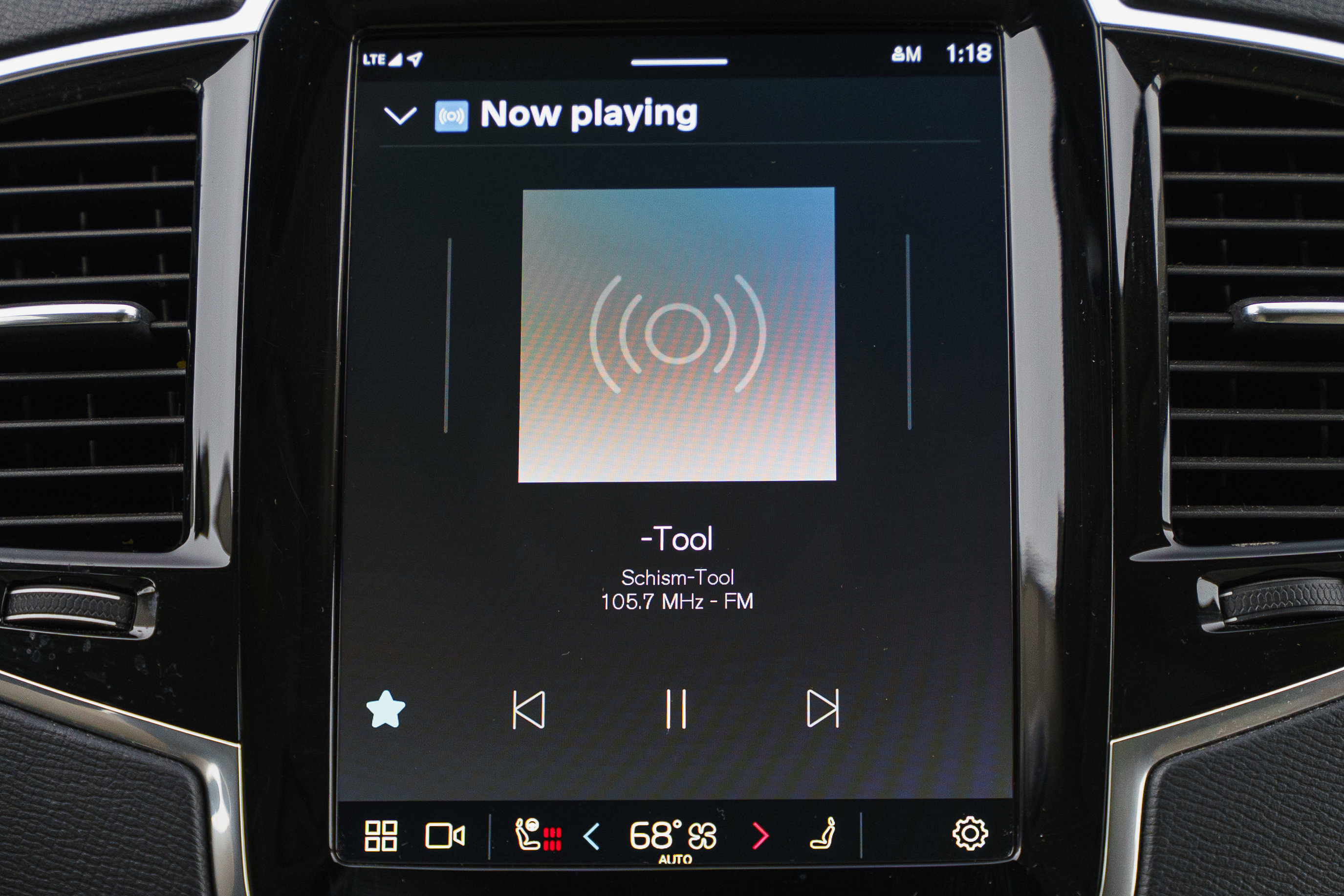 2023 Volvo XC90 Plus photo 3