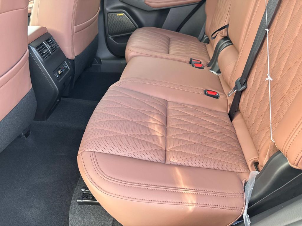 2025 Mitsubishi Outlander SEL photo 13