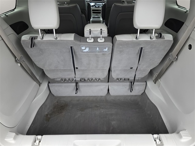 2018 Chrysler Pacifica Touring L photo 12