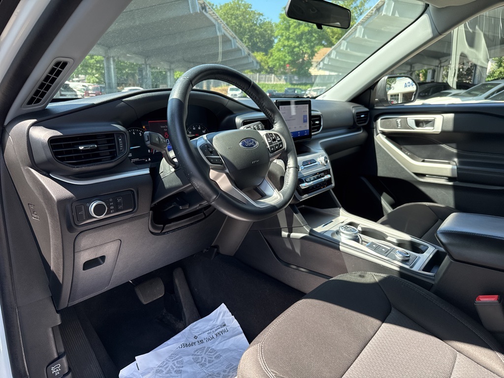 2022 Ford Explorer XLT photo 16