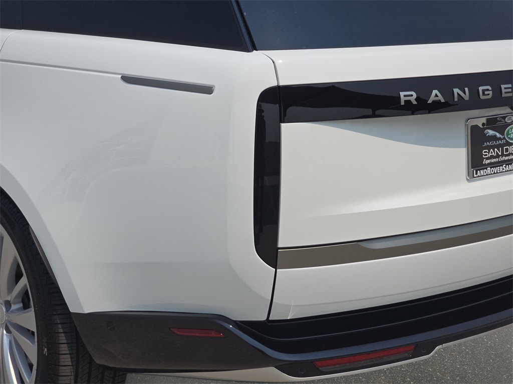 2025 Land Rover Range Rover SE photo 33