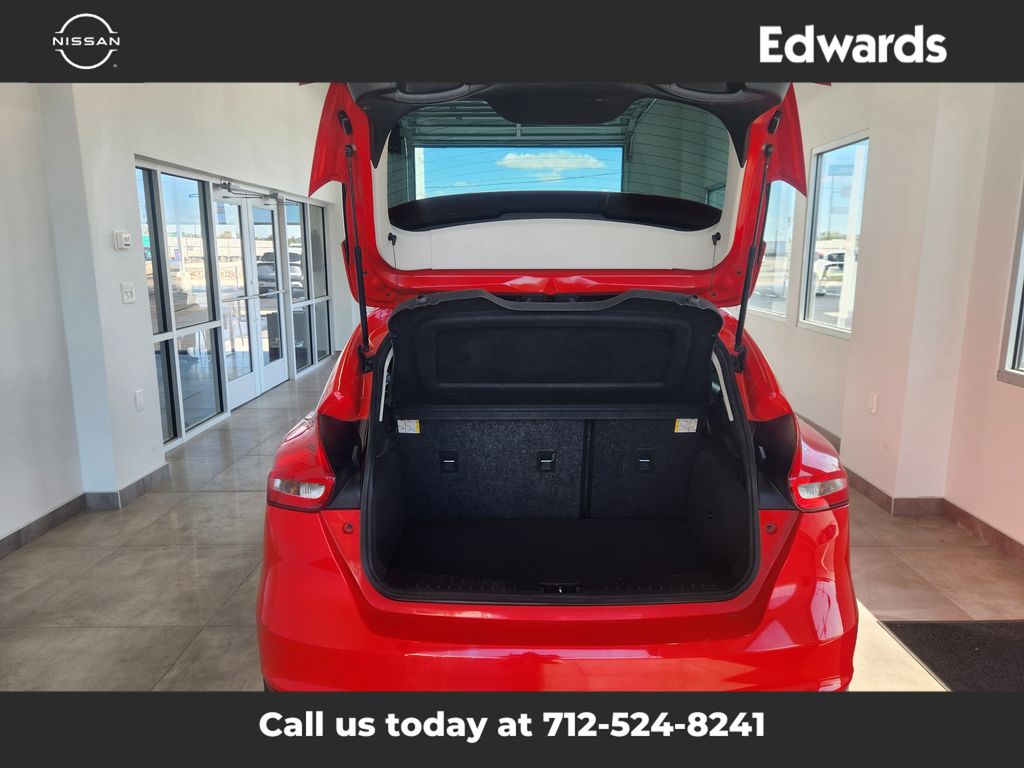 2015 Ford Focus SE photo 9