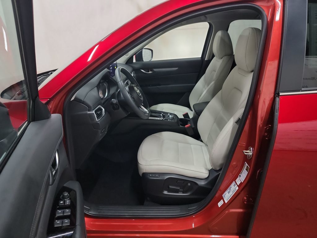 2023 Mazda CX-5 2.5 S Preferred photo 8