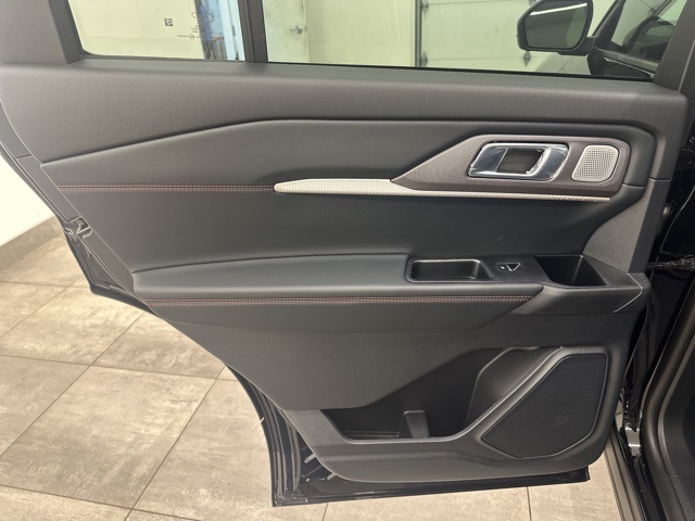 2025 Ford Explorer ST photo 34