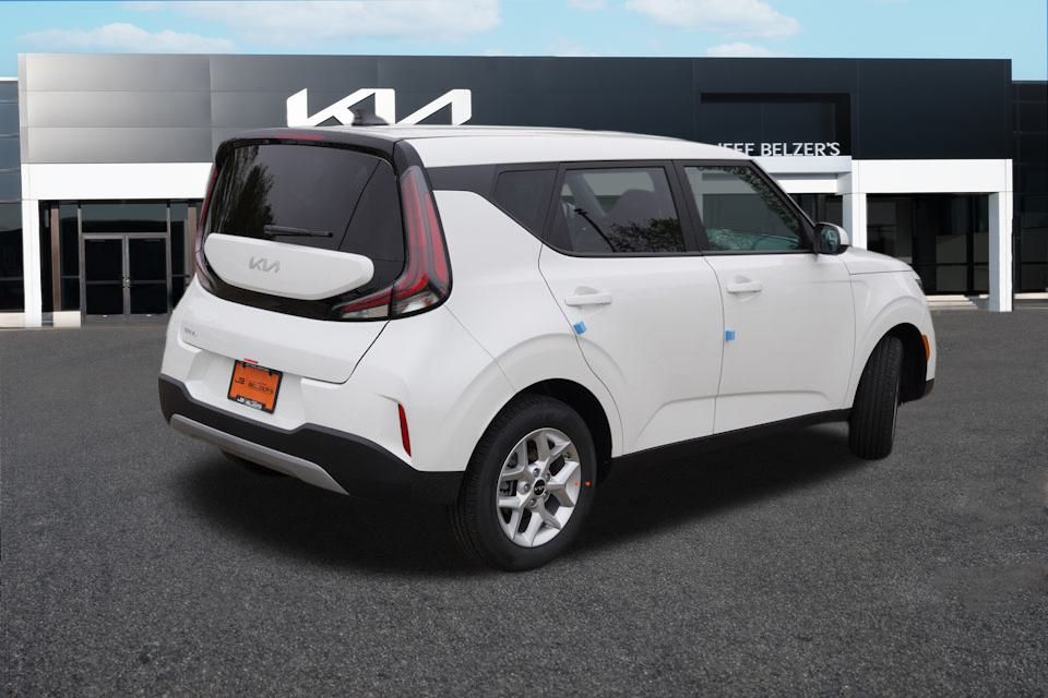 2025 Kia Soul LX photo 2