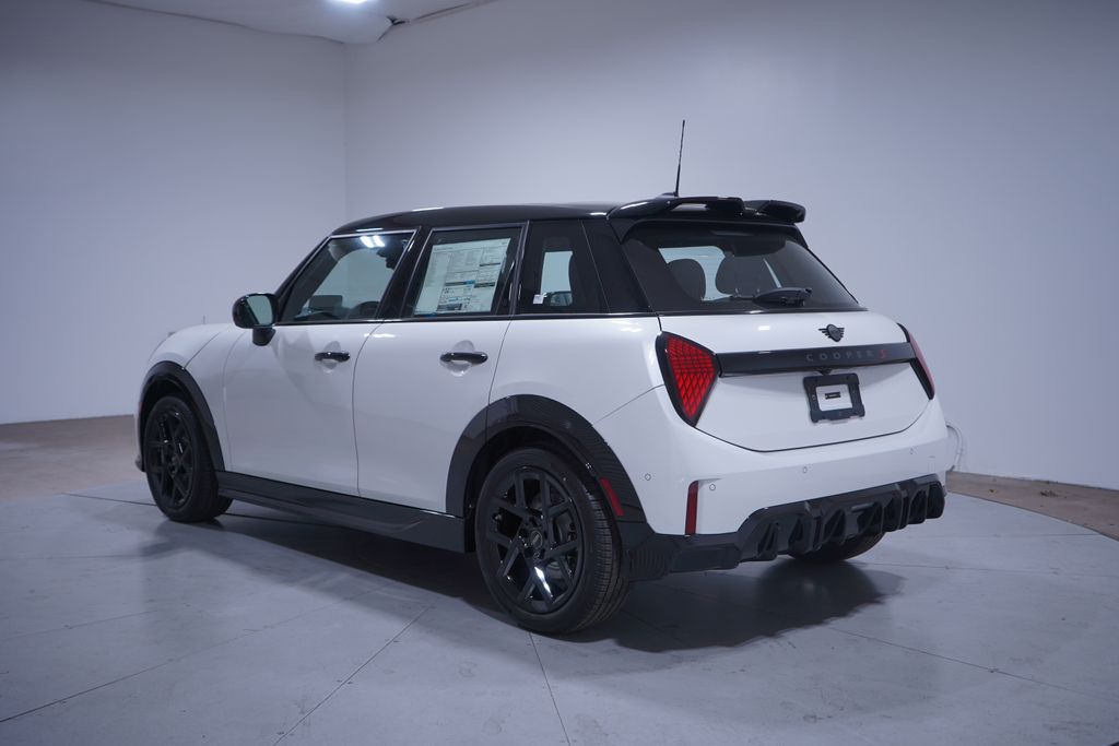 2026 Mini Cooper 4 Door Hardtop S Iconic photo 2