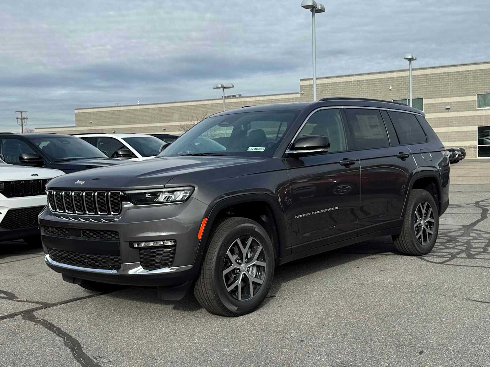 2025 Jeep Grand Cherokee L Limited's photo
