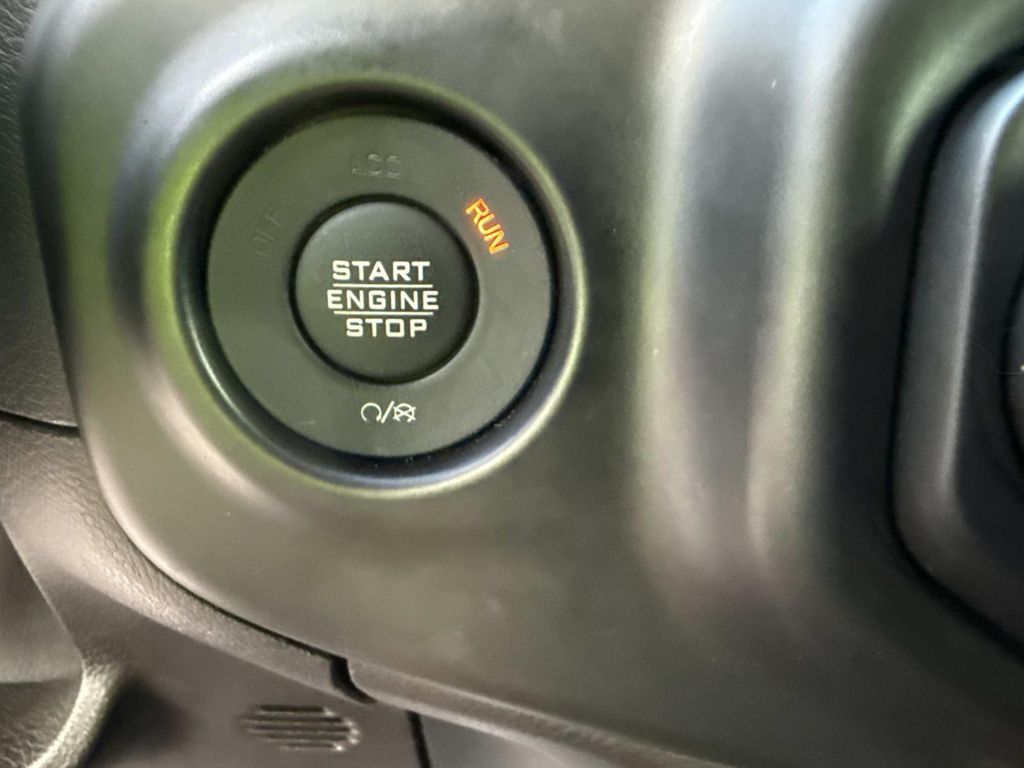 2018 Jeep Wrangler Unlimited Sahara photo 24