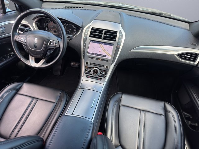 2020 Lincoln MKZ Standard photo 22
