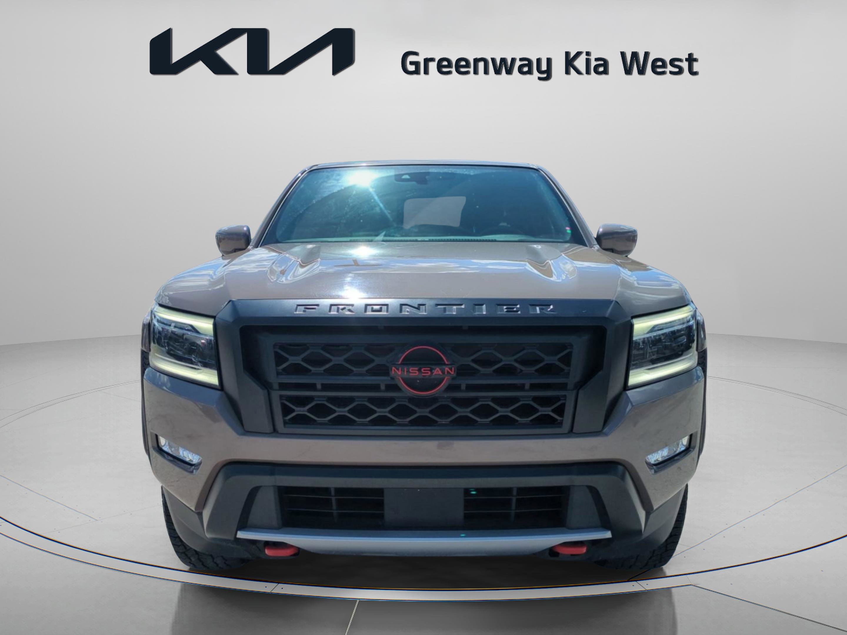 2023 Nissan Frontier PRO-X Crew Cab photo 2