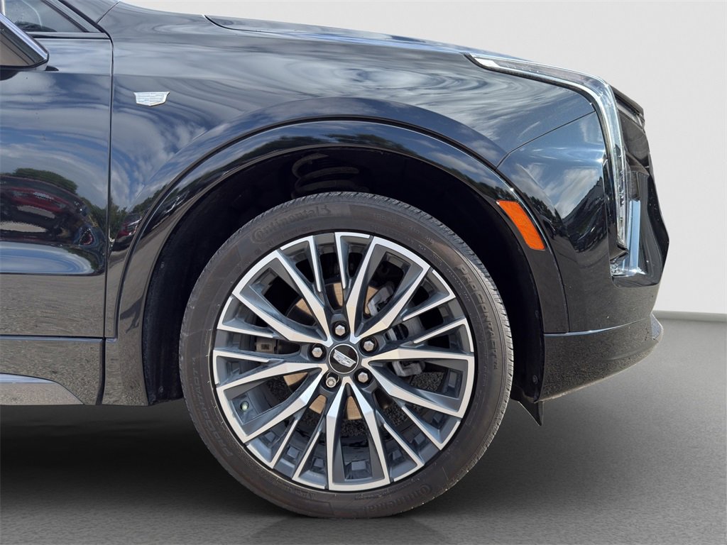 2024 Cadillac XT4 Sport photo 2