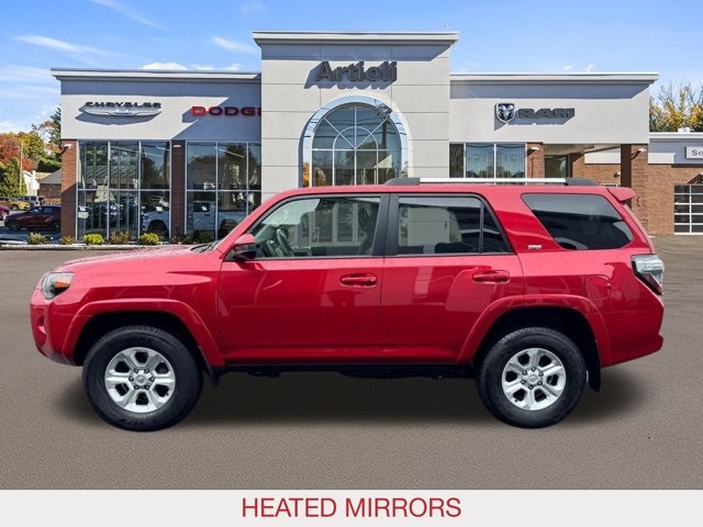2024 Toyota 4Runner SR5 photo 4