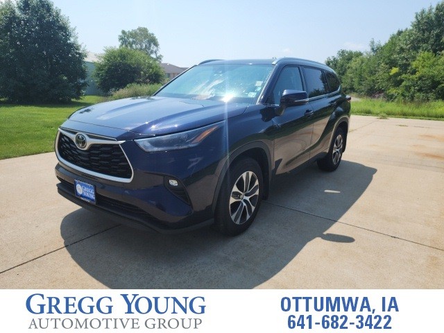 Used 2021 Toyota Highlander XLE 4D Sport Utility Blue for Sale in Omaha ...