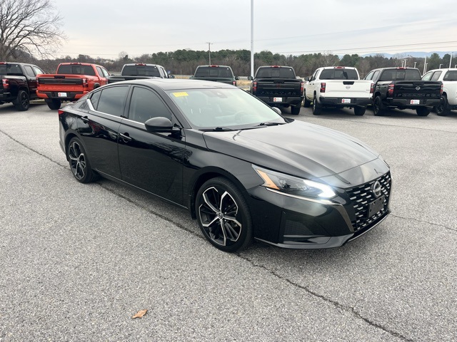 2023 Nissan Altima SR