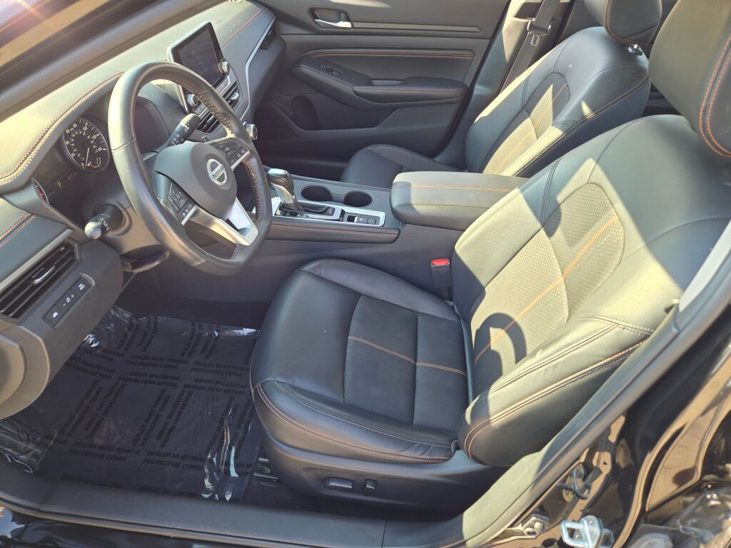 2022 Nissan Altima 2.5 SR photo 16