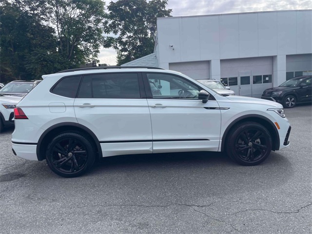 2022 Volkswagen Tiguan SE R-Line Black photo 4