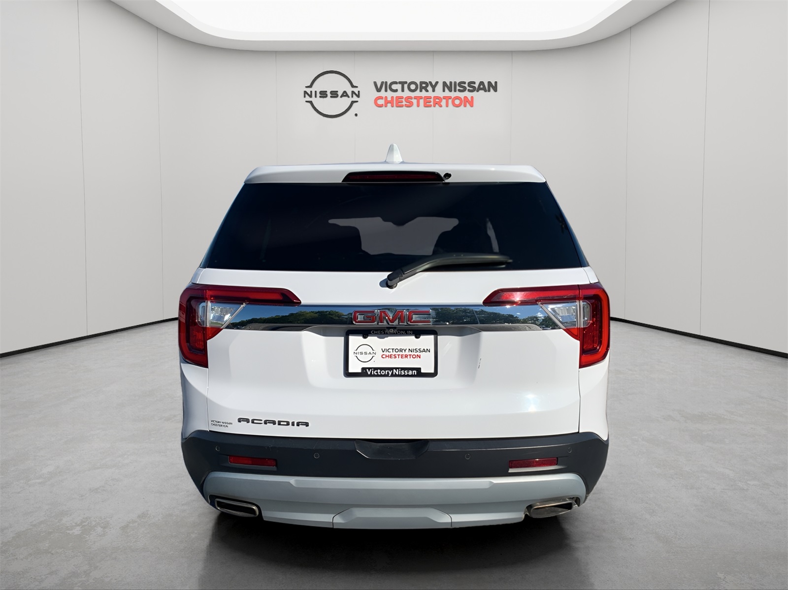 2023 Gmc Acadia SL photo 2