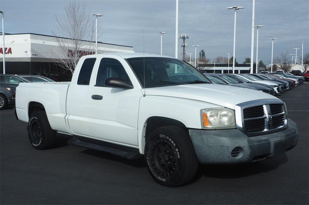 2006 Dodge Dakota ST photo 3