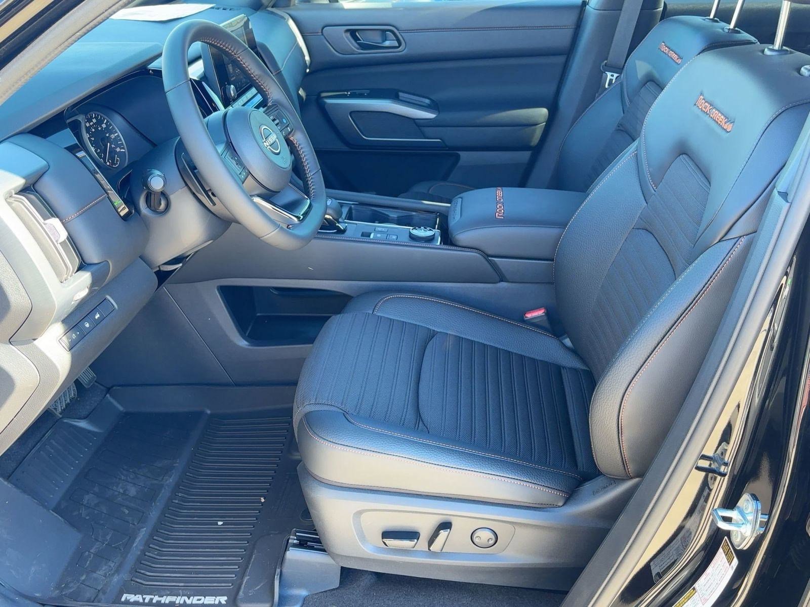 2025 Nissan Pathfinder Rock Creek photo 2