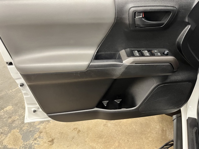 2023 Toyota Tacoma SR5 photo 16