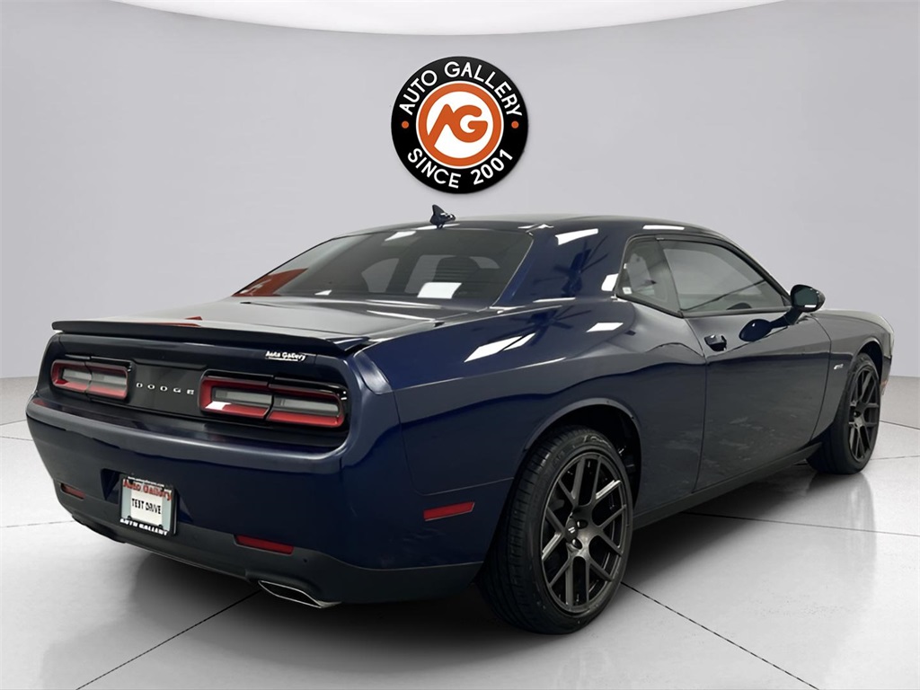 2017 Dodge Challenger R/T photo 7