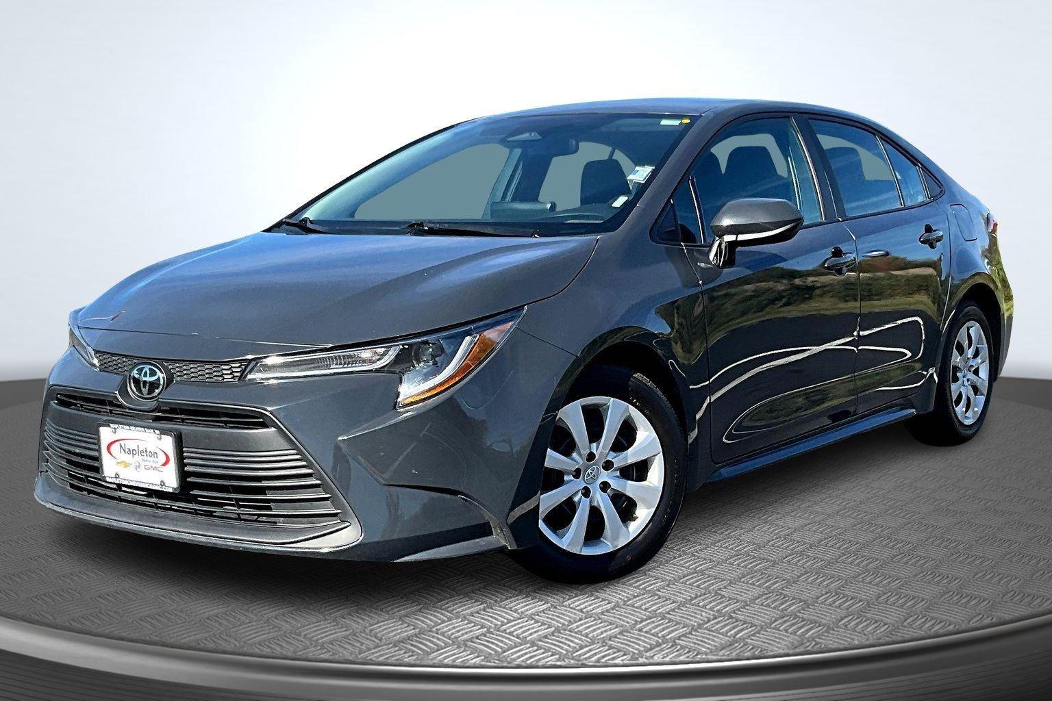2023 Toyota Corolla LE's photo