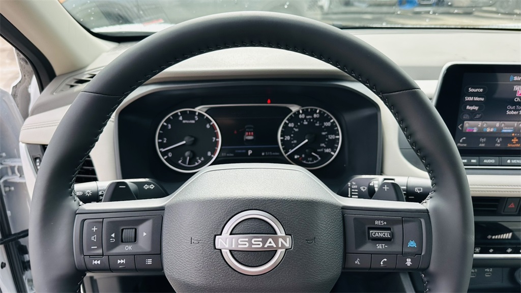 2025 Nissan Rogue SV photo 14