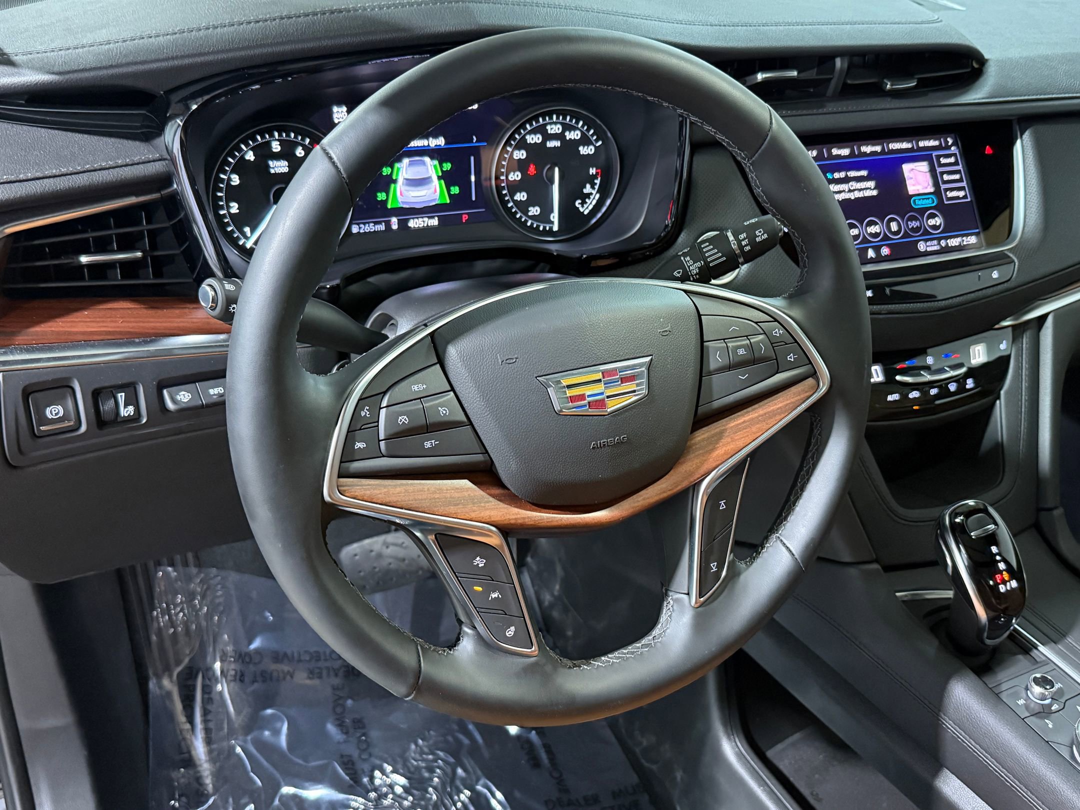2025 Cadillac XT5 Premium Luxury photo 2