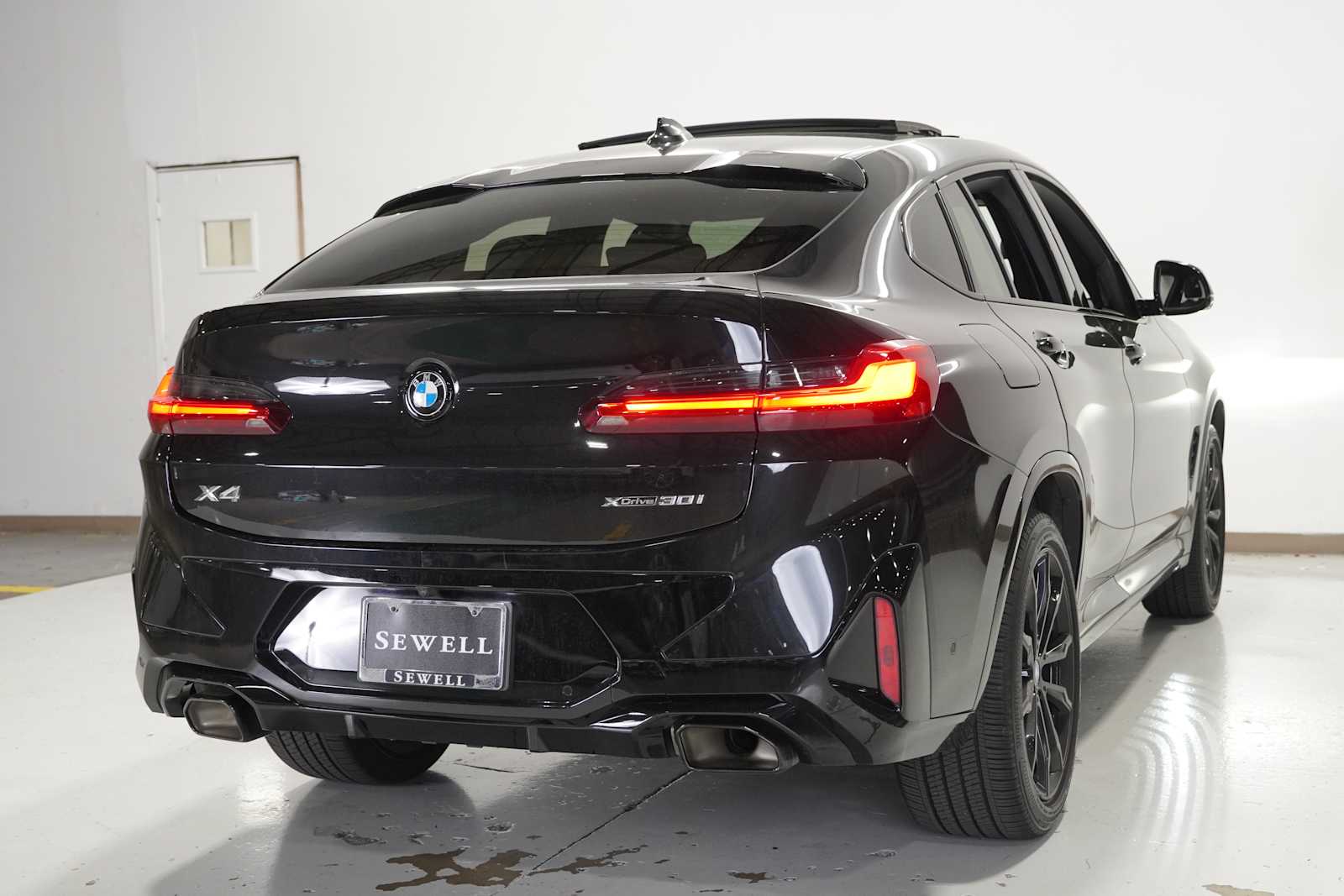 2023 Bmw X4 xDrive30i photo 2