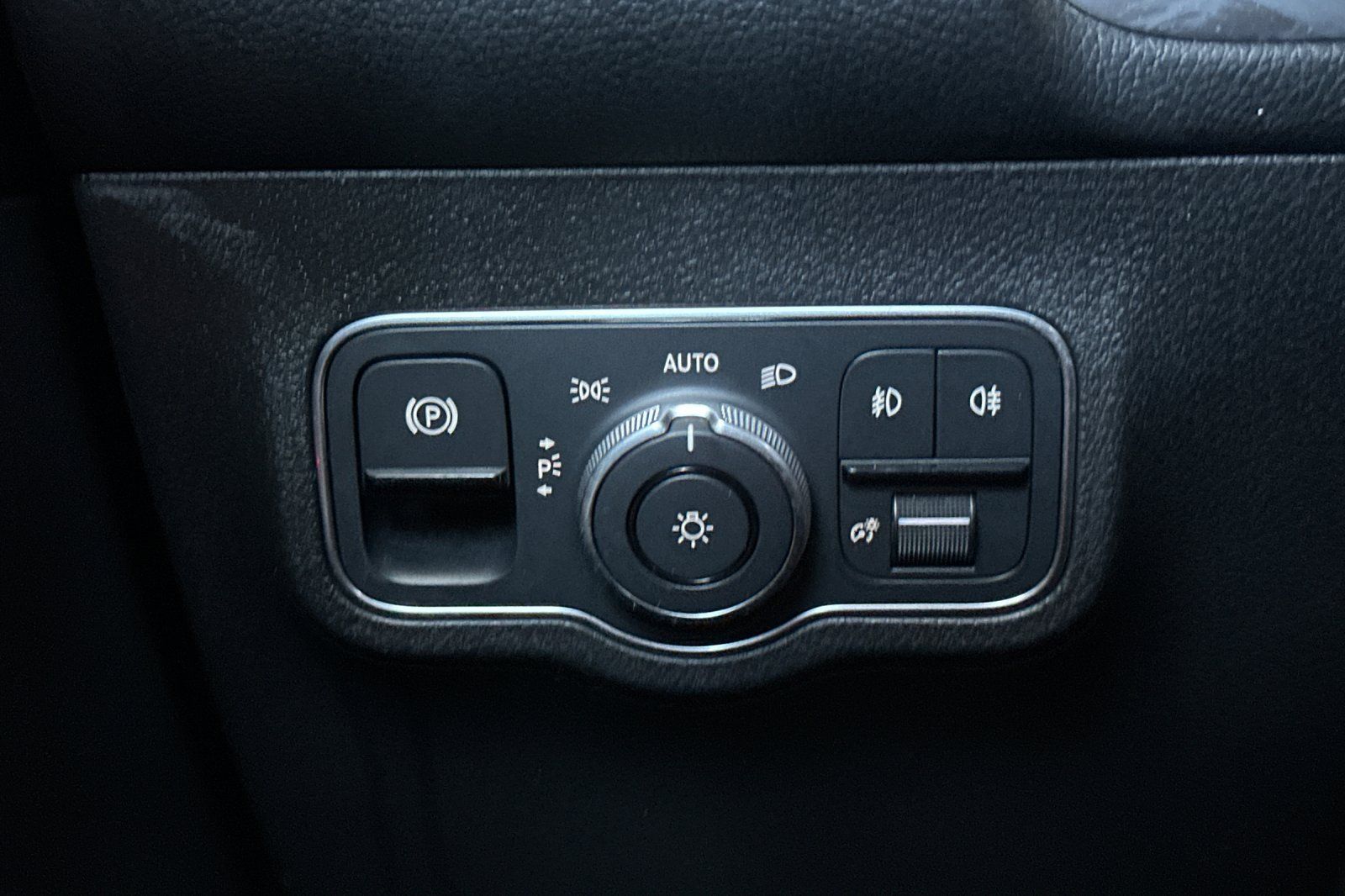 2022 Mercedes Benz GLB 250 photo 25