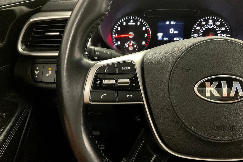 2020 Kia Sorento S photo 17
