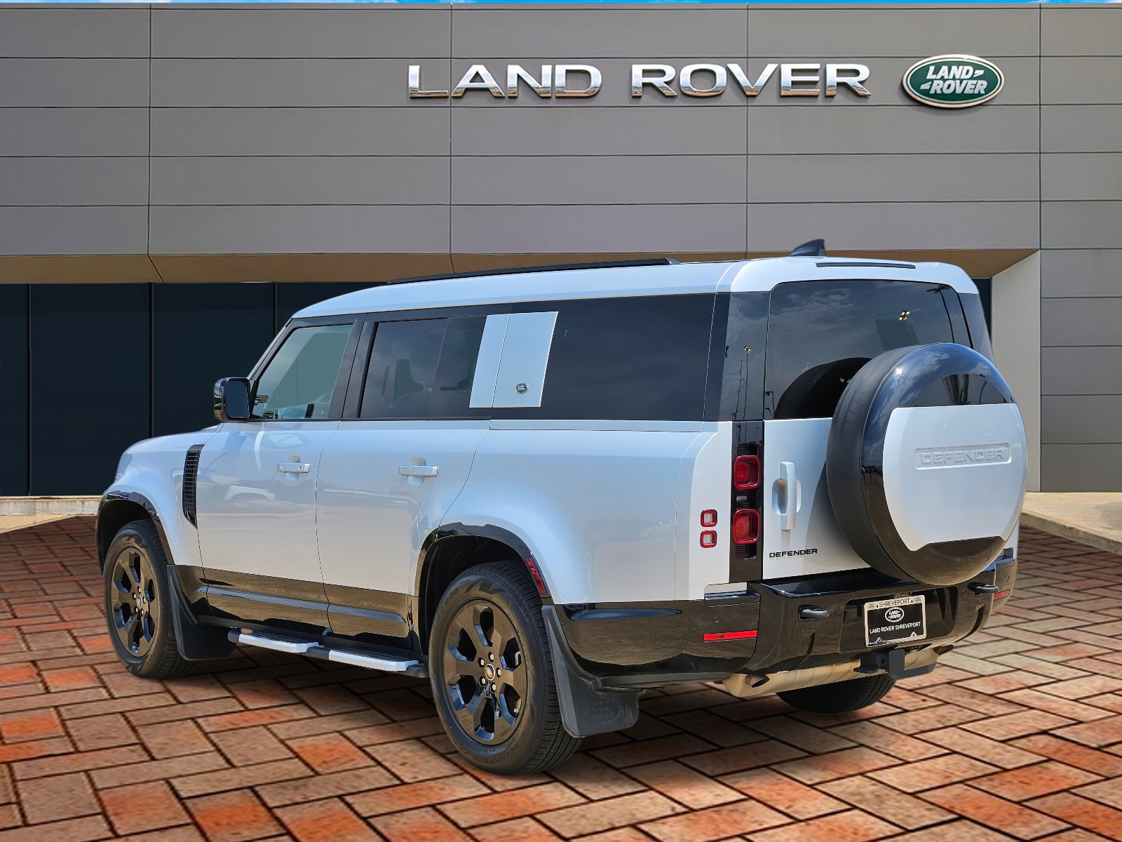 2024 Land Rover Defender X-Dynamic SE photo 6