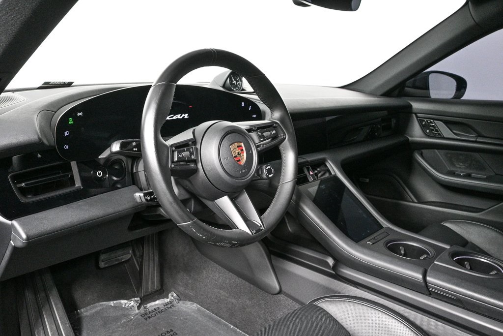2021 Porsche Taycan photo 4