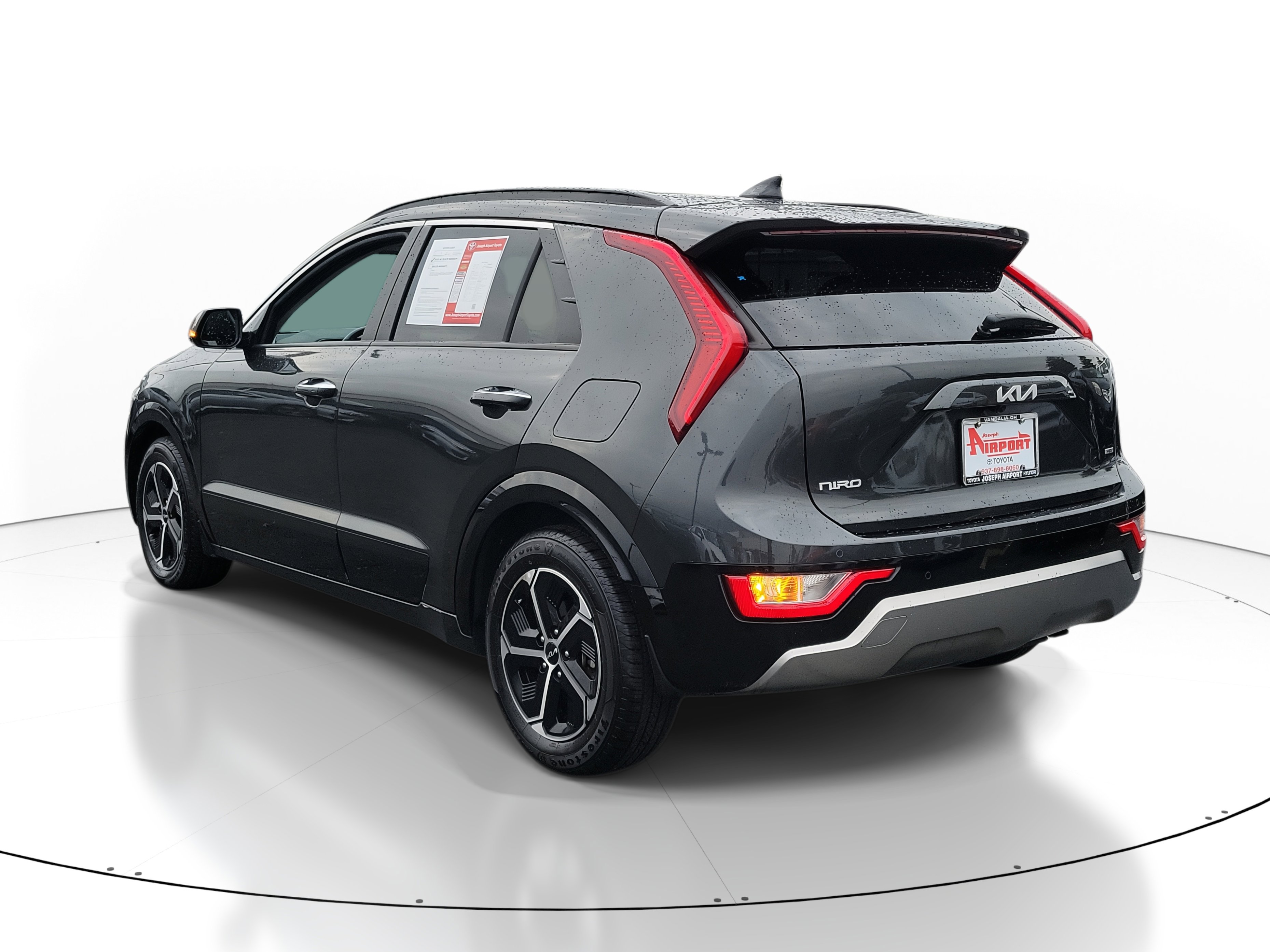 2023 Kia Niro SX photo 2