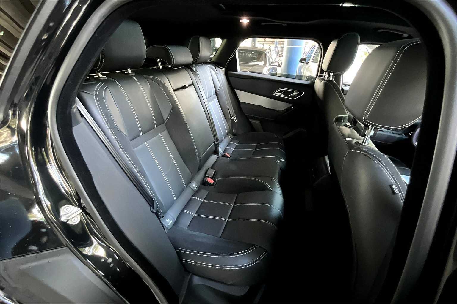 2023 Land Rover Range Rover Velar R-Dynamic S photo 16