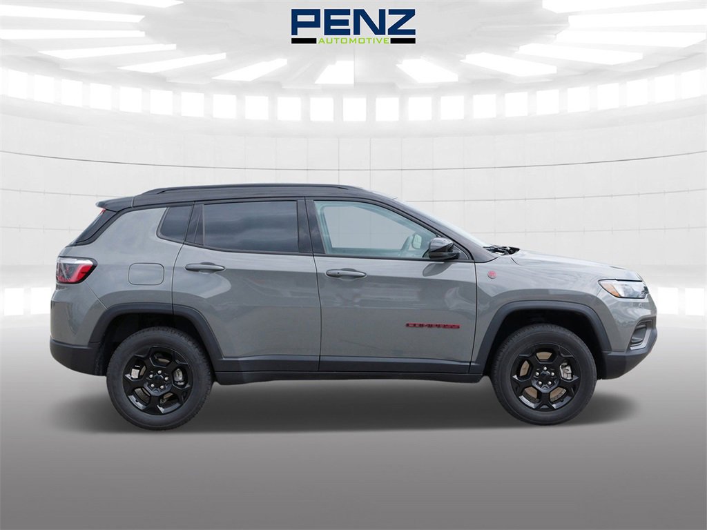 2023 Jeep Compass Trailhawk photo 3