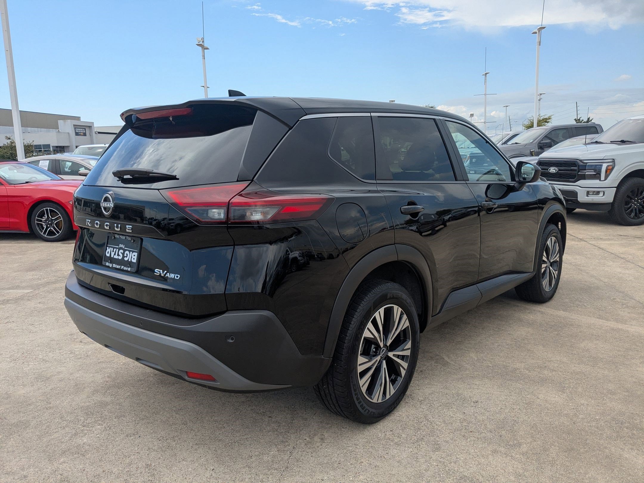 2023 Nissan Rogue SV photo 3